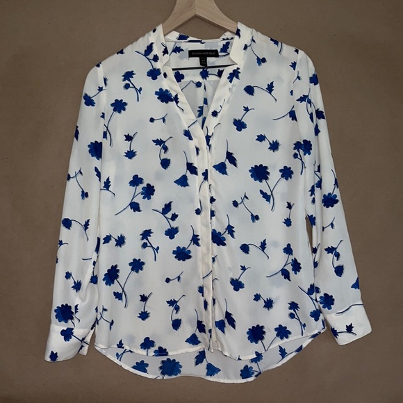 Banana Republic - Blue Floral Collar Blouse - Picture 2 of 7